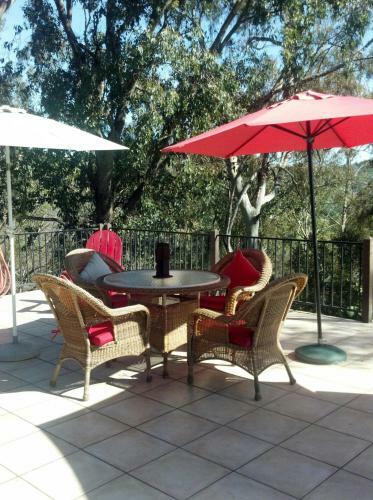Hostal Rainbow Inn Bed And Breakfast