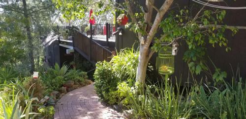 Hostal Rainbow Inn Bed And Breakfast
