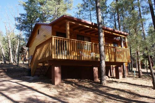 Lodge Whispering Pines Resort