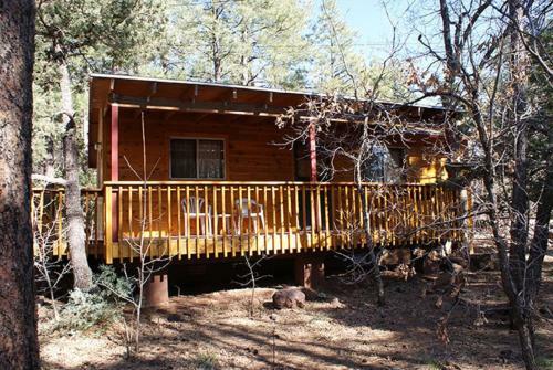 Lodge Whispering Pines Resort