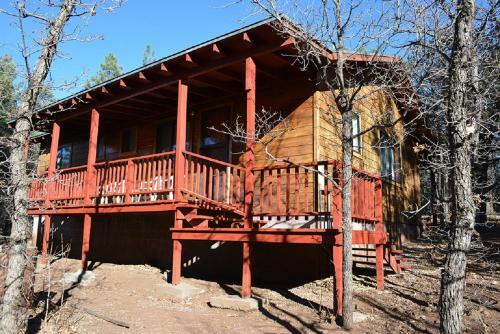 Lodge Whispering Pines Resort
