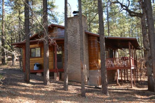 Lodge Whispering Pines Resort