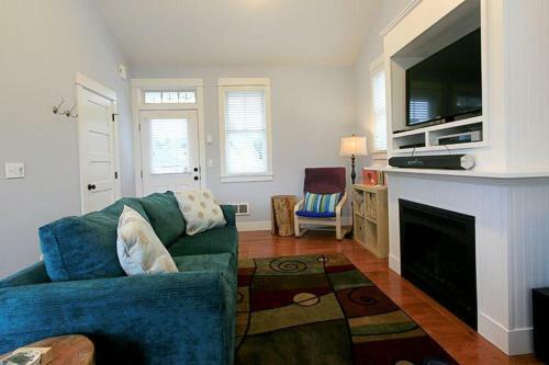 Flotsam House Two-bedroom Home
