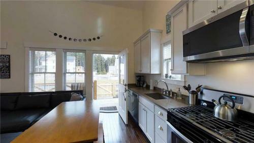 Crescent Moon Cottage Two-bedroom Home