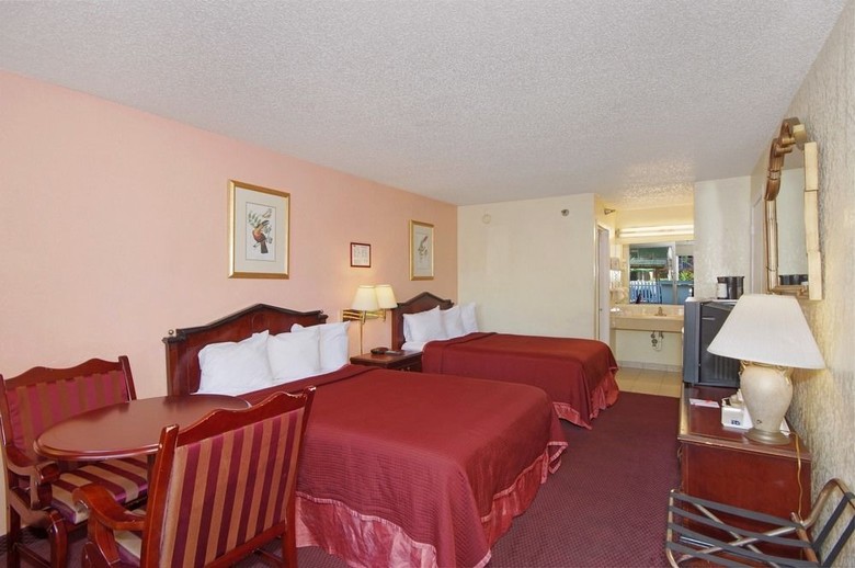 Hotel Howard Johnson Tropical Palms