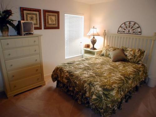 Basnett Villa 7795