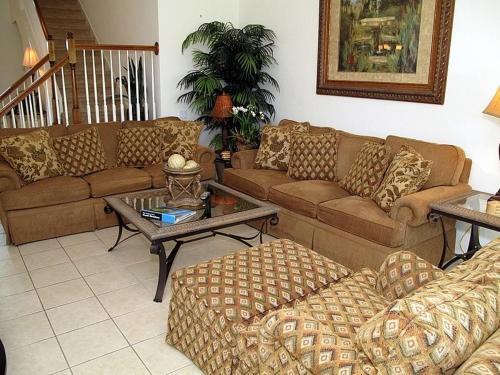 Comrow Villa 7716