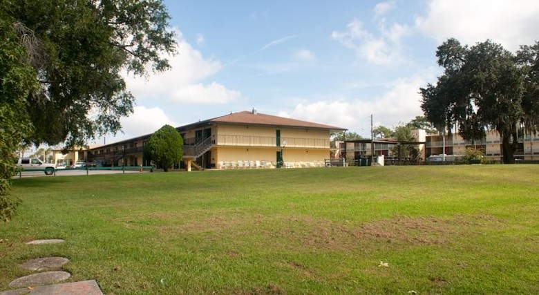 Golden Link Motel