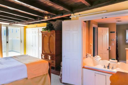 Bed & Breakfast Essex Street Inn