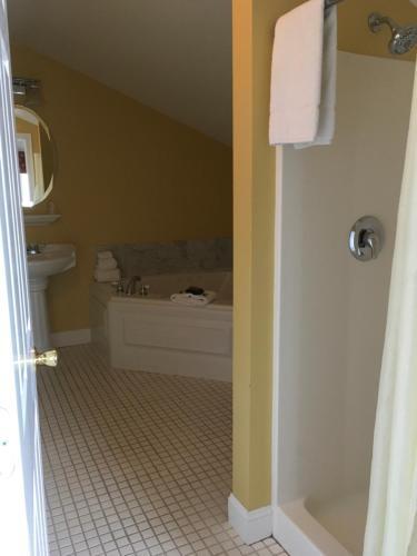 Bed & Breakfast Essex Street Inn