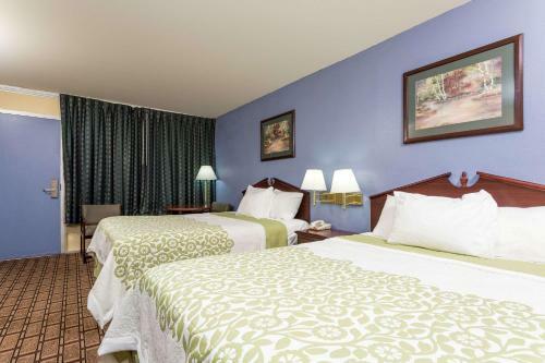 Motel Days Inn Dickson