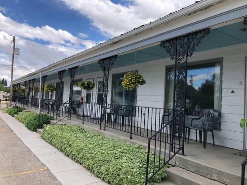 Bed & Breakfast Historic Mansion House Inn