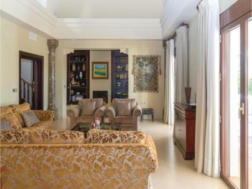Four-bedroom Holiday Home In Villanueva De Algaidas