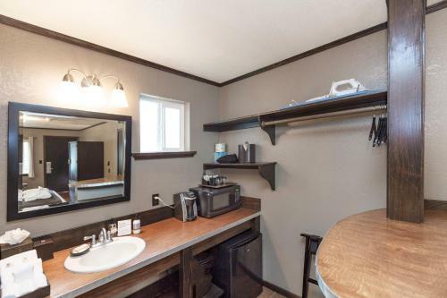 Posada Earthbox Inn & Spa