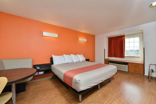 Motel 6 Meridian