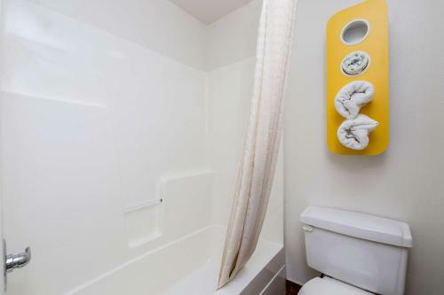 Motel 6 Waterloo