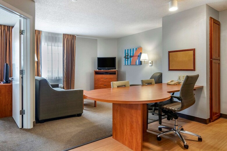 Hotel Candlewood Suites Emporia