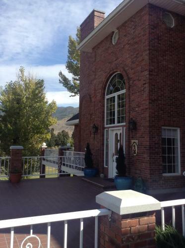 Toad Hall Manor Bed And Breakfast