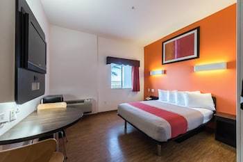 Motel 6 Eagle Pass Lakeside