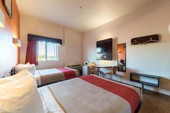 Motel 6 Eagle Pass Lakeside