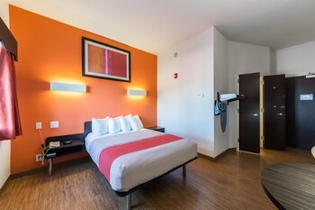 Motel 6 Eagle Pass Lakeside