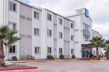 Motel 6 Eagle Pass Lakeside