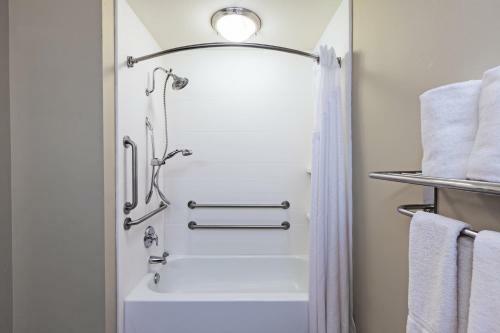 Holiday Inn Express Hotel & Suites Eagle Pass
