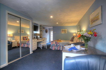 Hotel Pleasant Bay Village Resort