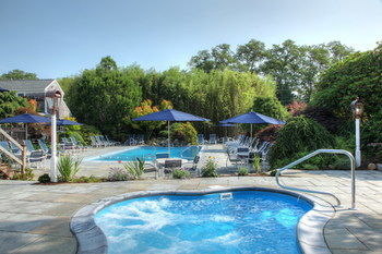 Hotel Pleasant Bay Village Resort