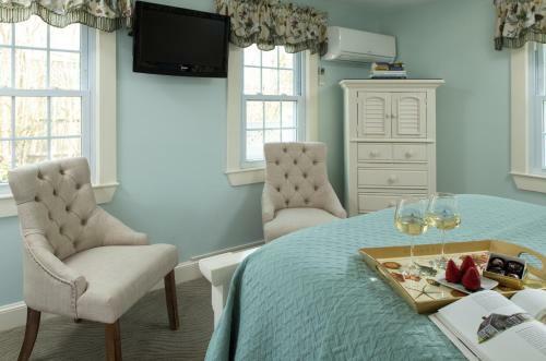 Bed & Breakfast Old Harbor Inn