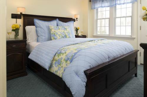 Bed & Breakfast Old Harbor Inn