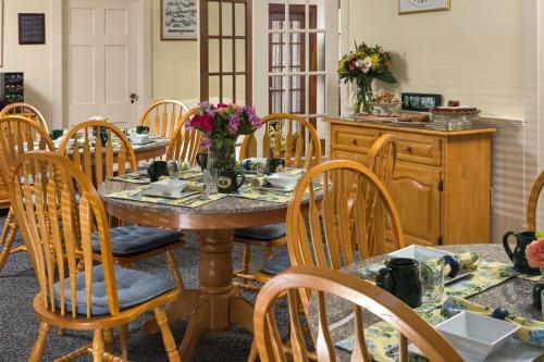 Bed & Breakfast Old Harbor Inn