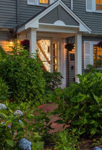 Bed & Breakfast Old Harbor Inn