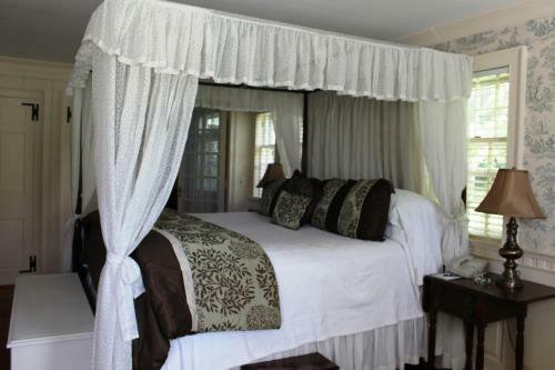 Posada Captain's House Inn