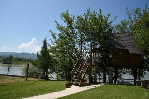 Holiday Home Ku?ica Na Drvetu