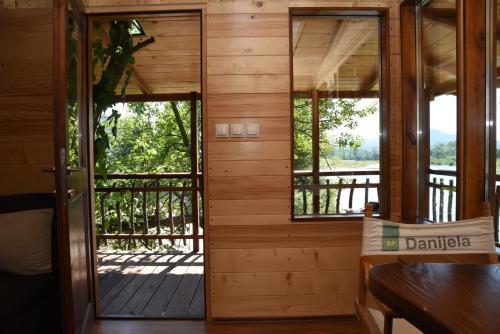 Holiday Home Ku?ica Na Drvetu