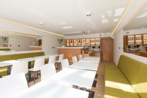 Hotel Tesla - Smart Stay Garni