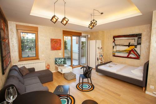 Gentleman Dog Apartment
