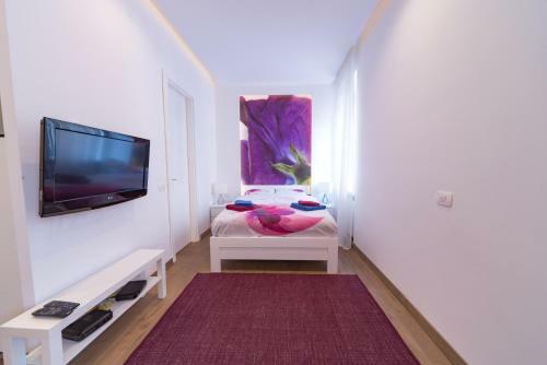 Luxury Center Point Apartment