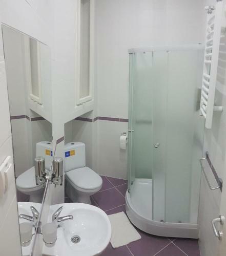 Hostal M&c - Modern Rooms
