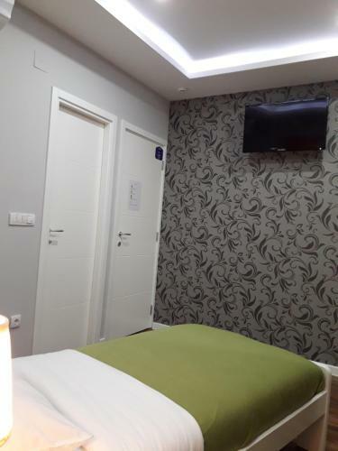Hostal M&c - Modern Rooms