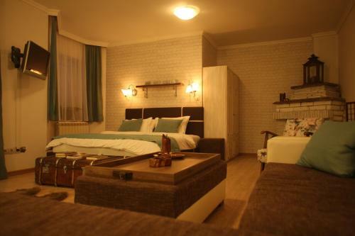 Hostal French Chic House
