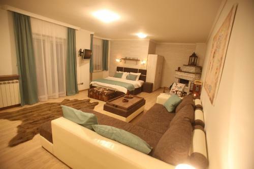 Hostal French Chic House