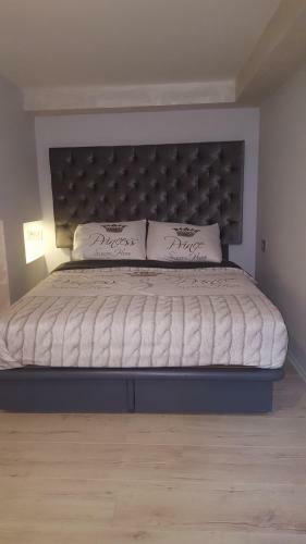 Hostal French Chic House