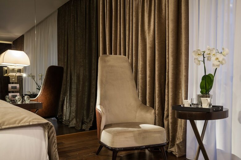 Saint Ten Hotel