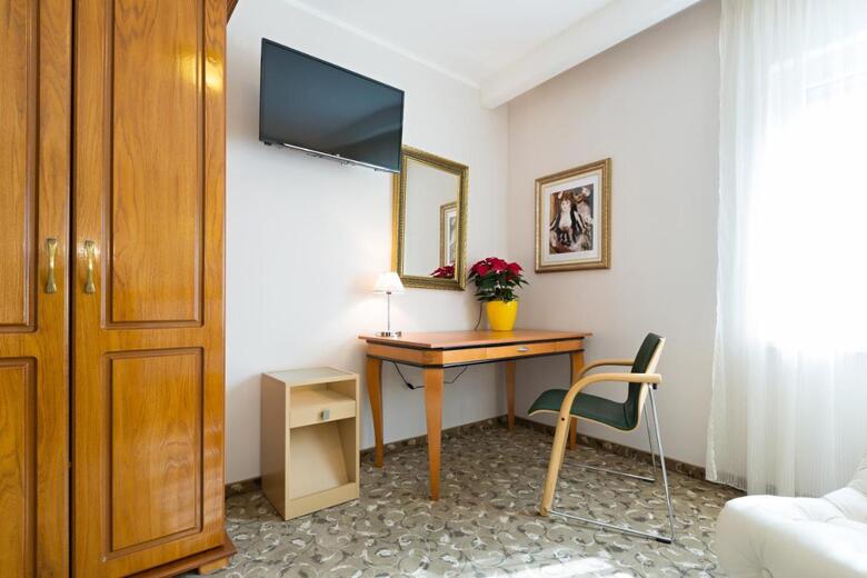 Hotel Sterling Garni