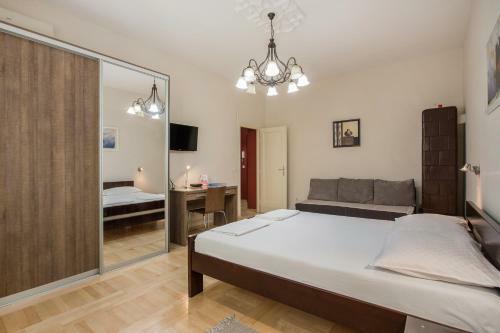 Marshall Apartment