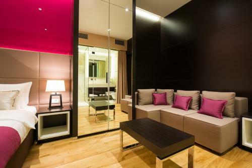 Hostal Maccani Luxury Suites