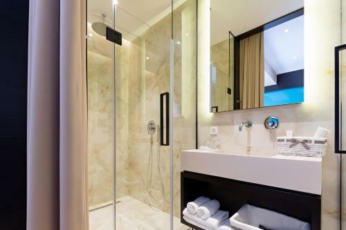 Hostal Maccani Luxury Suites