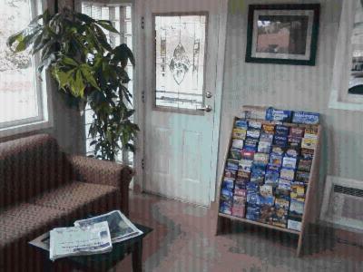 Shady Oaks Motel